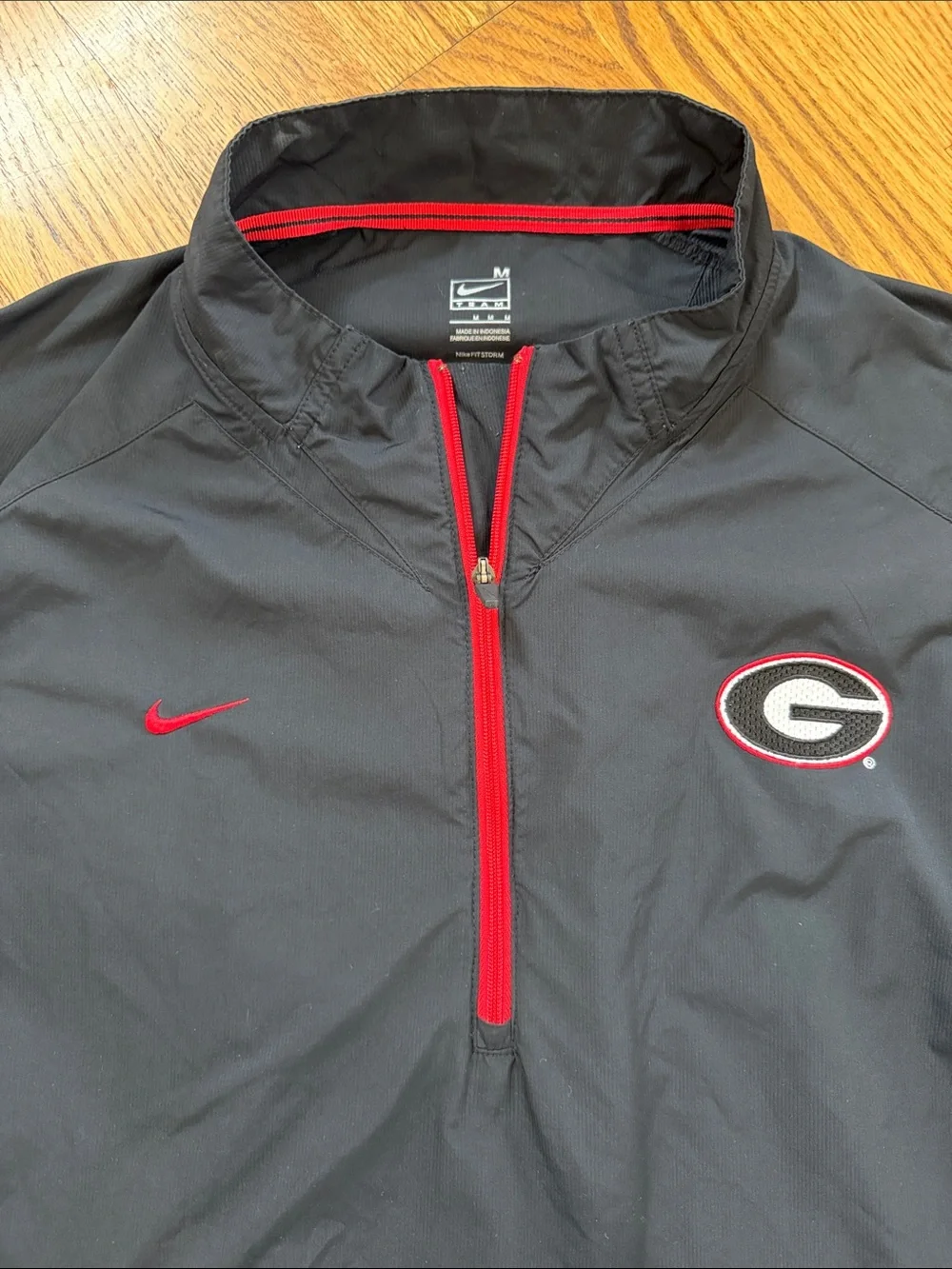 Nike Georgia Bulldogs Quarter Zip Pullover. Size Medium. Like New Condition. UGA